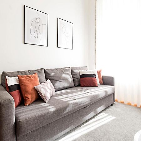 Lovelystay - Cativo Studio Downtown By Metro Station Porto Exterior photo