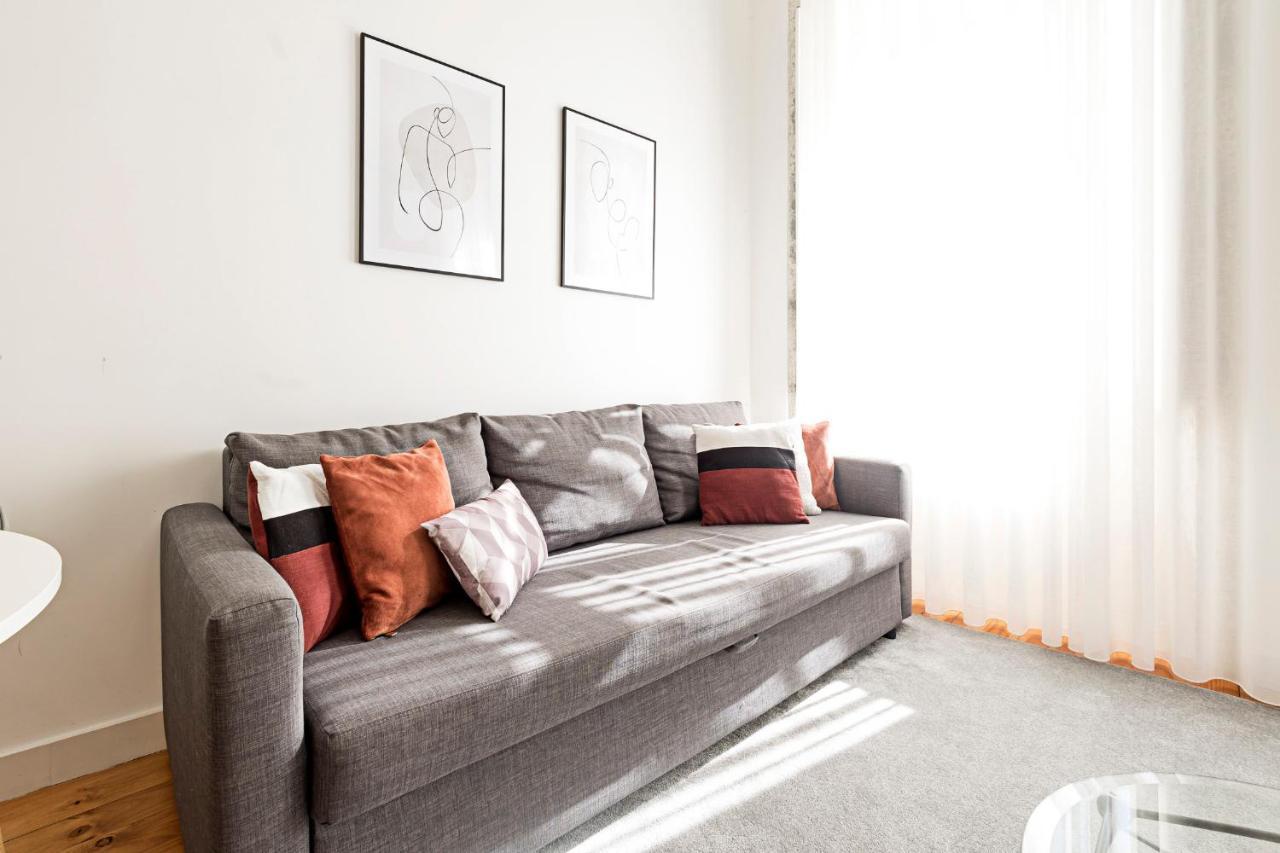 Lovelystay - Cativo Studio Downtown By Metro Station Porto Exterior photo